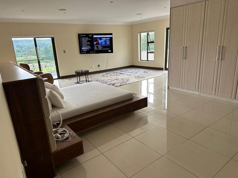5 Bedroom Property for Sale in Golf View North West